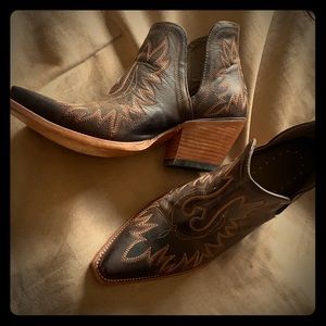 Women’s Ariat Dixon Booties
